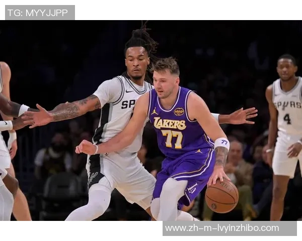 东契奇对决联盟巨星展现篮球魅力与技术的巅峰对抗